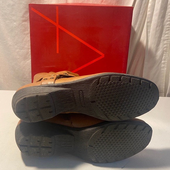 Aerosoles camel brown color  ankle boots side zippers  size 10 NIB - Picture 4 of 6